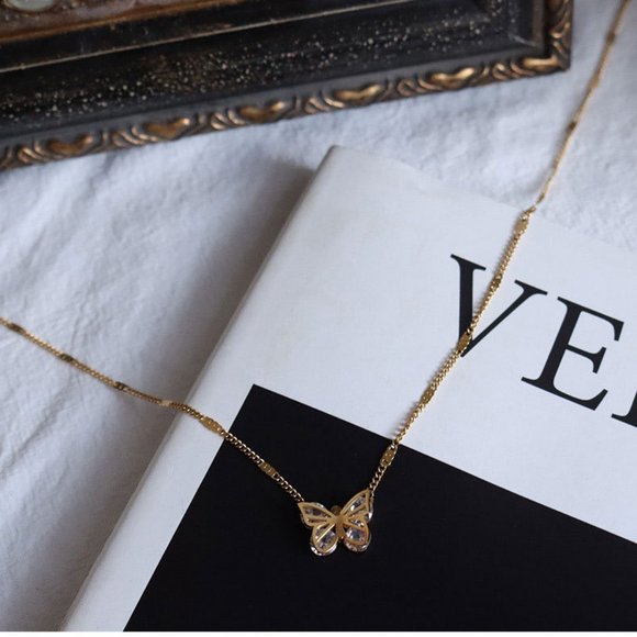 NEW 18K Gold Plated Diamond Butterfly Necklace - Picture 3 of 8